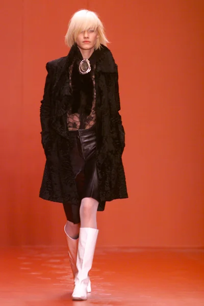 Look 25